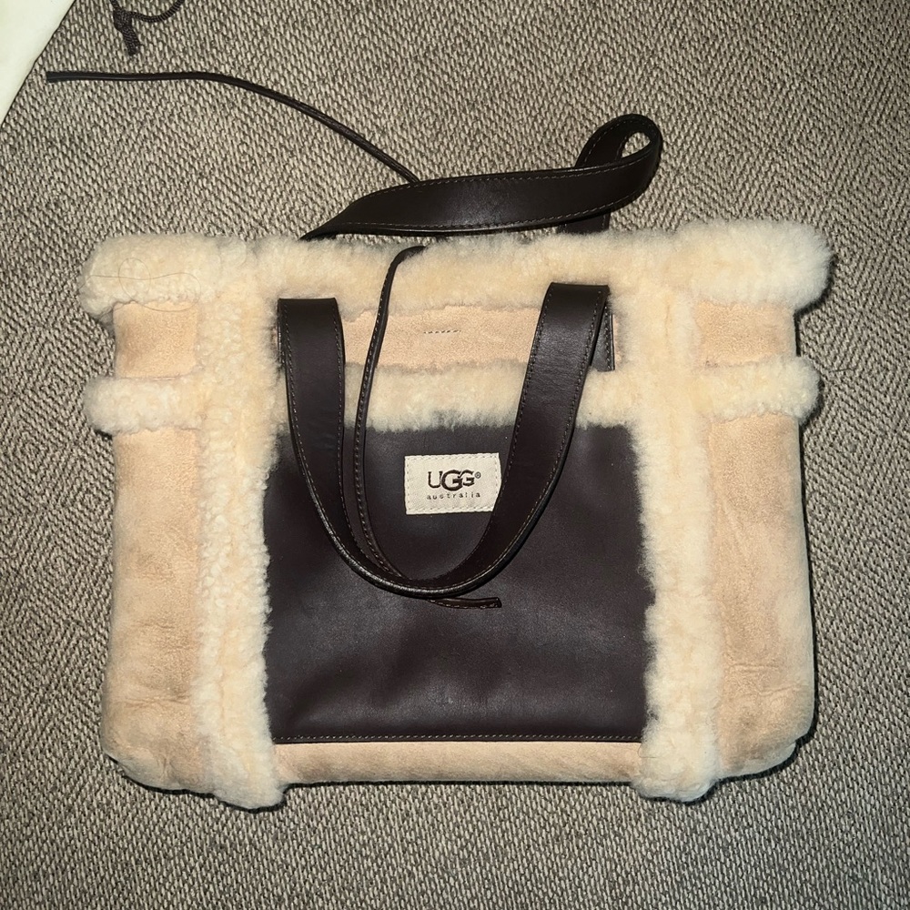 Ugg purse w/ dust bag